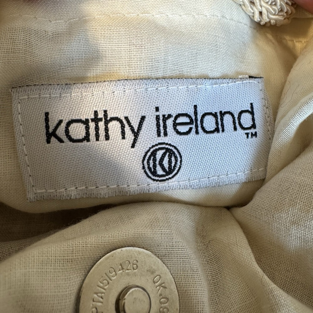 Kathy Ireland Purse Crossbody 7.25"x7.25" W/ Strap Ivory Color Zip Closure VNTG - Picture 9 of 12